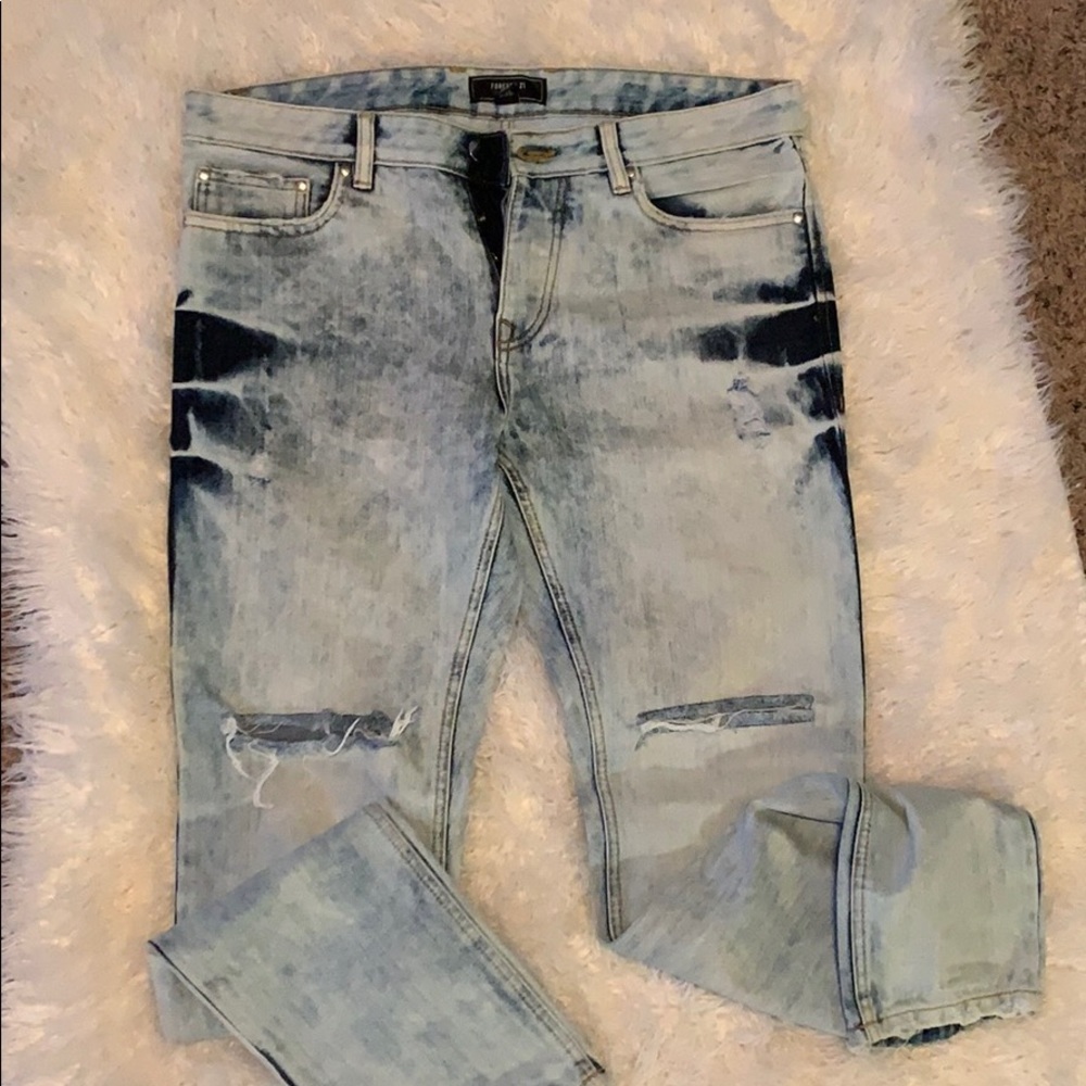 Forever 21 Men’s acid wash open knee 34 x 34